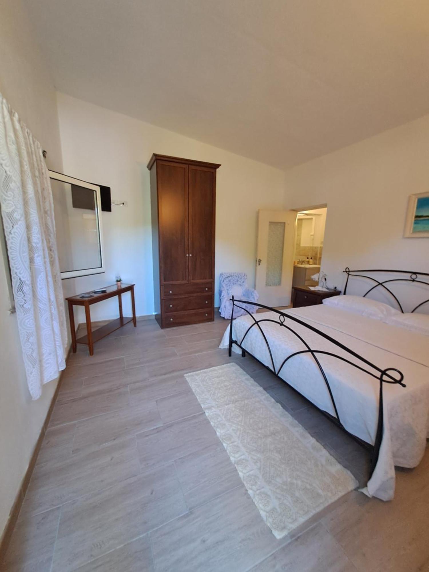 B&B Li Salcuneddi Aglientu Habitación foto
